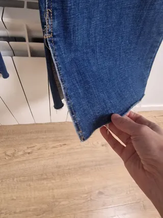 Pantalón campana Stradivarius azul