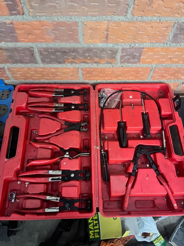 Juego de alicates para abrazaderas