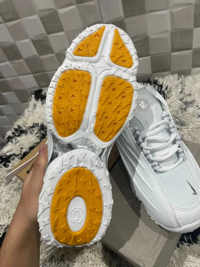 Nike NOCTA Talla 41 Blancas Plata Nuevas