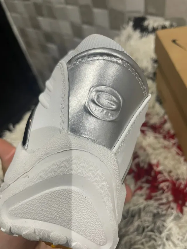 Nike NOCTA Talla 41 Blancas Plata Nuevas