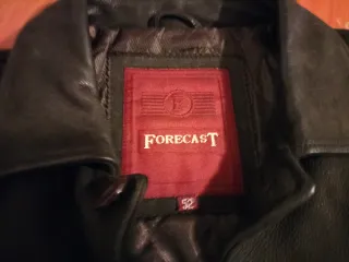 Chaqueta de cuero  FORECAST talla 52