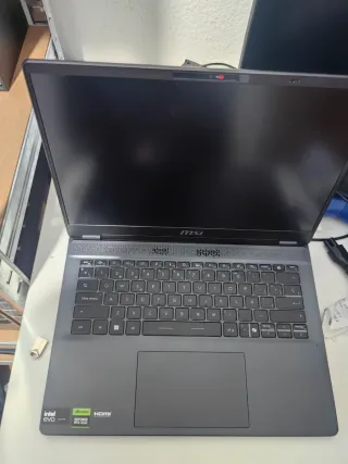 MSI Prestige 14 AI i7 155h rtx 4060