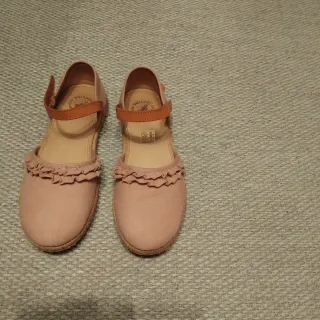 Sandalias .vul.ladi.  niña talla 36