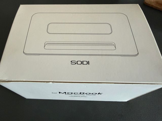 Soporte Vertical Aluminio Macbook/Portátil