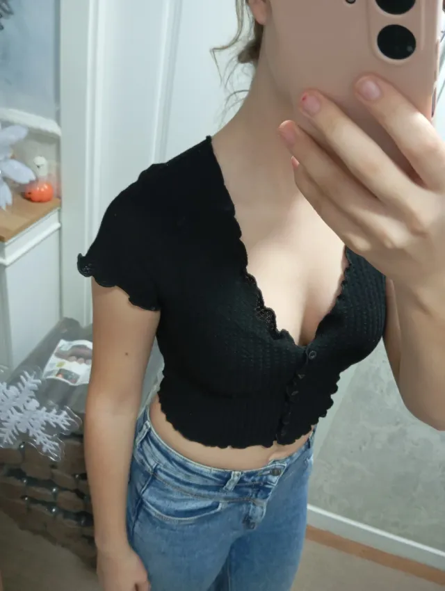 Top negro Shein con botones