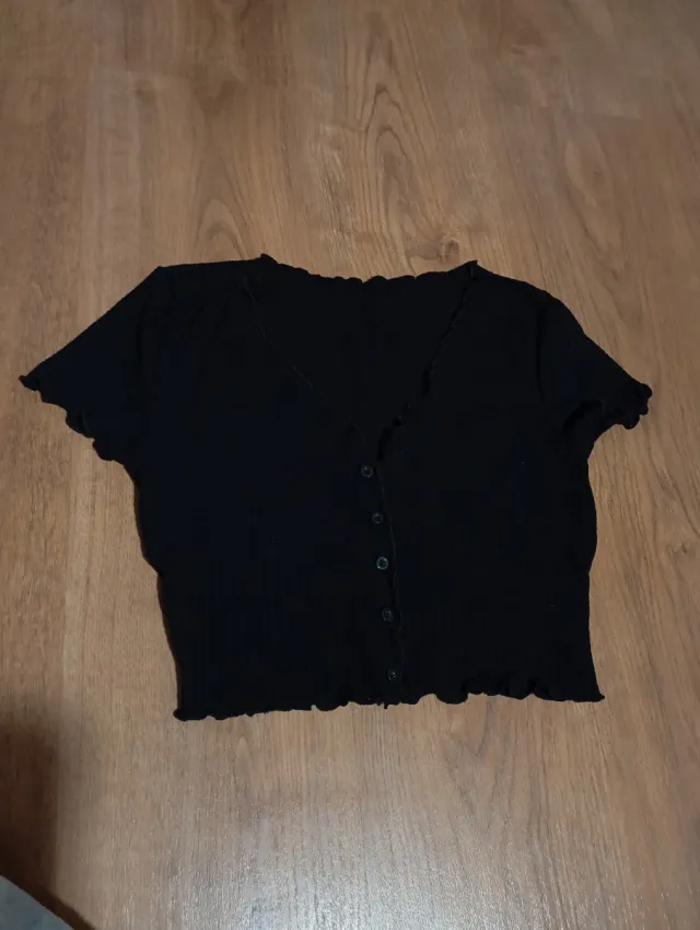 Top negro Shein con botones