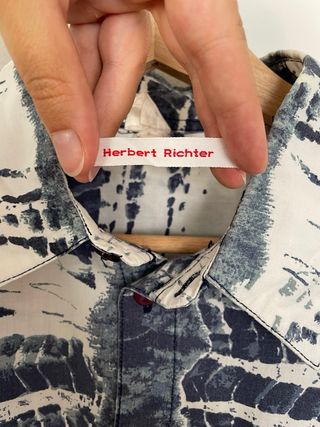 Camisa vintage con estampado azul y blanco