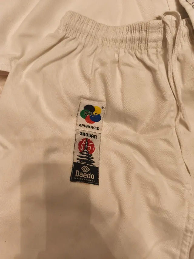 Kimono Karate Blanco con Accesorios