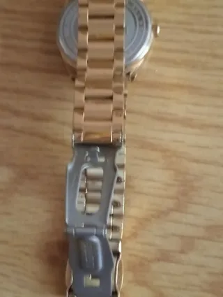 Reloj Lotus Chapado Oro . Dorado