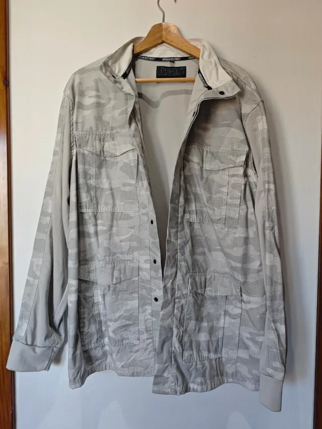 Chaqueta Urban District Camuflaje Gris