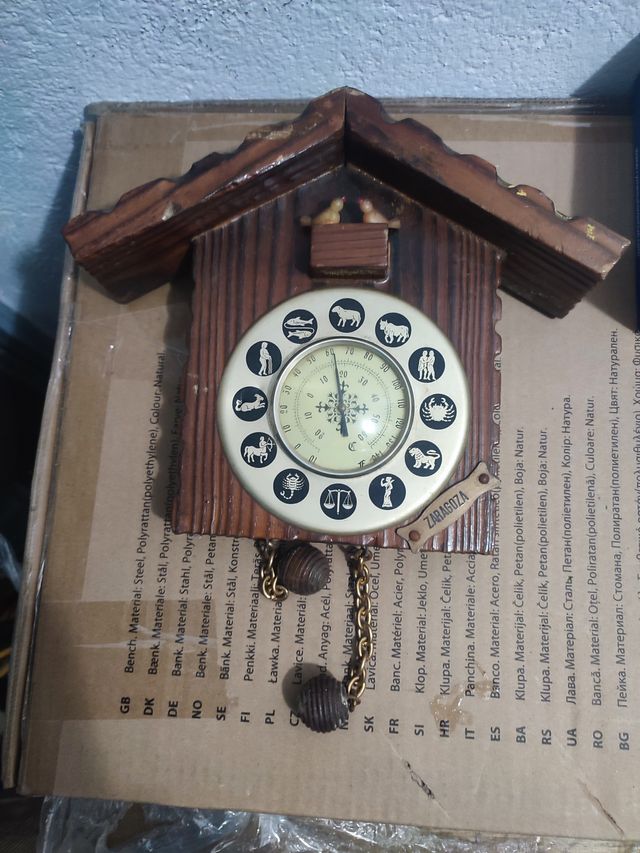 Barómetro antiguo madera forma casa