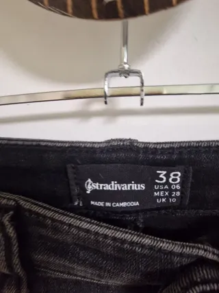 Pantalón campana Stradivarius Talla 38