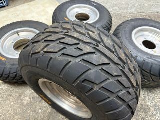 Llantas quad Douglas y neumáticos Sunf