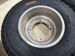 Llantas quad Douglas y neumáticos Sunf