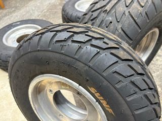 Llantas quad Douglas y neumáticos Sunf