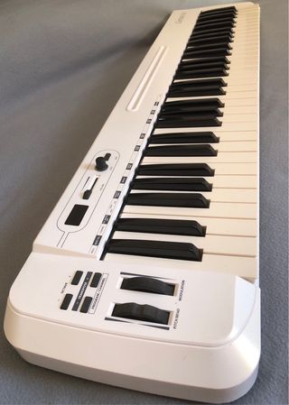 Controlador MIDI Samson Carbon 61