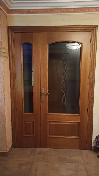 Puertas de pino macizas color roble