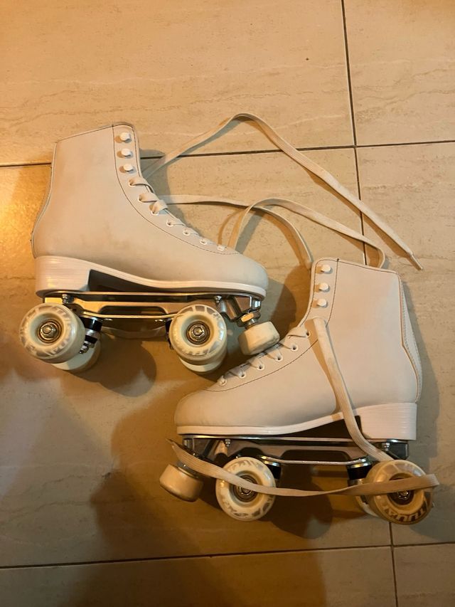 Patines blancos de cuero