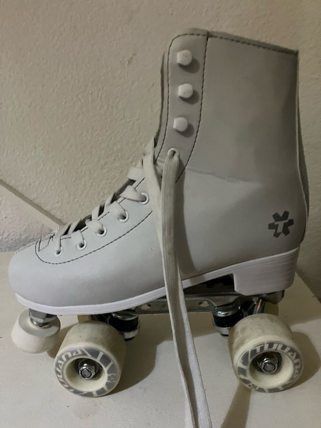 Patines blancos de cuero