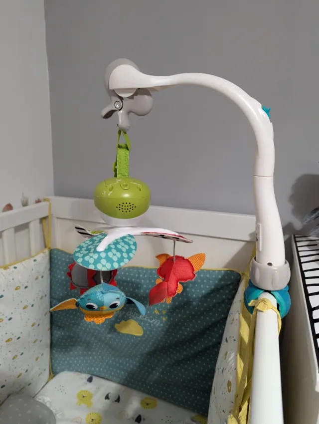 Móvil musical para cuna, con 3 animal que giran