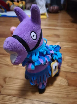 Muñeco Llama Fortnite Morado