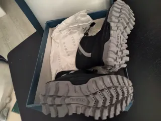 Botas Geox niño/niña talla 25 sin estrenar