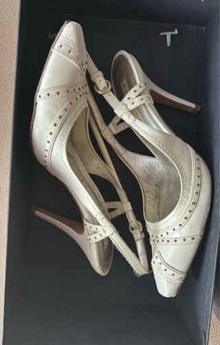 Botines blancos y dorados talla 36