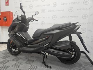 Kymco Super Dink GT 125 2025 con solo 10 km.
