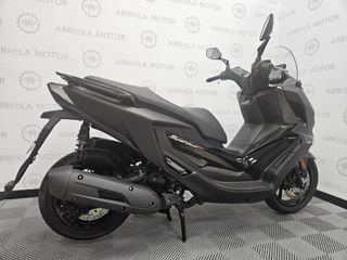 Kymco Super Dink GT 125 2025 con solo 10 km.
