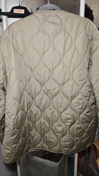 Chaqueta Zara acolchada beige