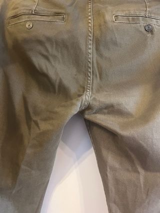 Pantalón chino verde oliva