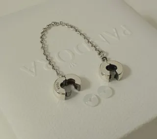 Cadena de seguridad para pulsera Pandora.