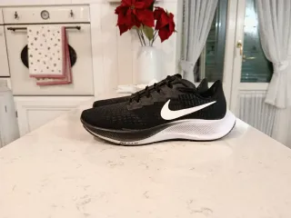Nike Zoom Pegasus 37 Uomo Nero Bianco