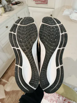 Nike Zoom Pegasus 37 Uomo Nero Bianco