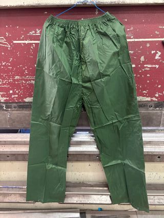 Conjunto impermeable vintage verde