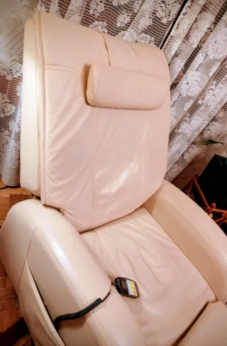 Sillón masaje eléctrico beige cuero