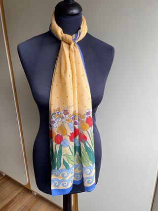 Fular pañuelo flores amarillo y azul