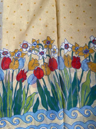 Fular pañuelo flores amarillo y azul