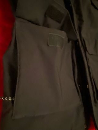 Cazadora impermeable hombre negra