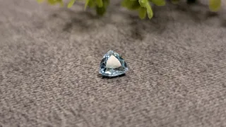 Aguamarina natural triangular