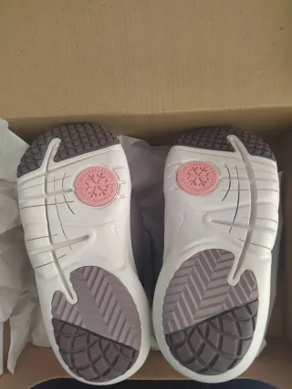 Botas de nieve Nike para niña talla 25