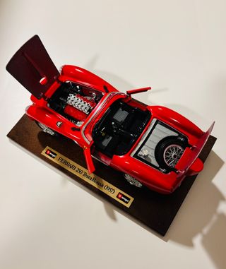 Ferrari 250 TR Spider 1957 Burago 1/18