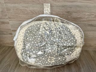 Cojín de lactancia Jane con hamaca