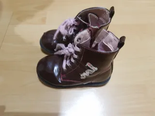 Botas marrones niña talla 24