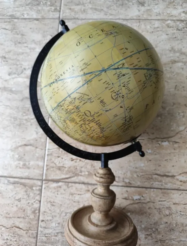 Globo terráqueo decorativo