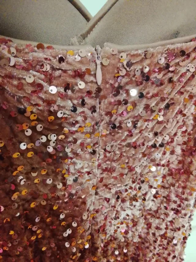 Vestido largo lentejuelas rosa con raja enel muslo