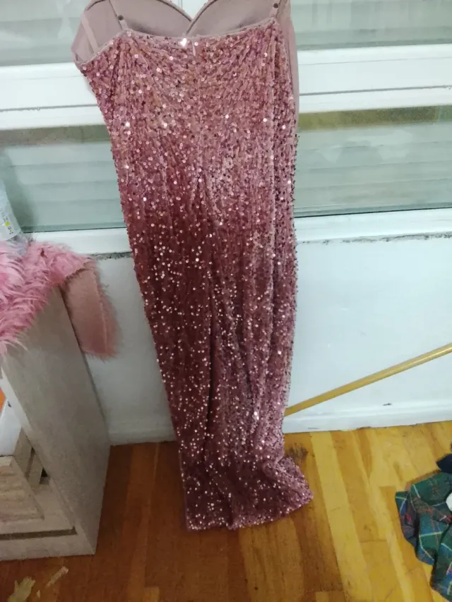 Vestido largo lentejuelas rosa con raja enel muslo