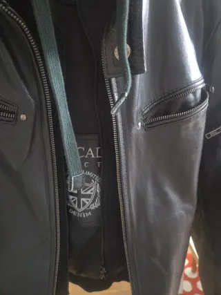 Cazadora Aviator con Capucha Negra