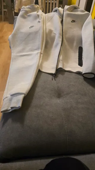 Chándal Nike Beige y Negro