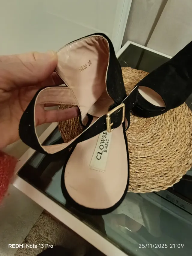 Sandalias de tacón negras